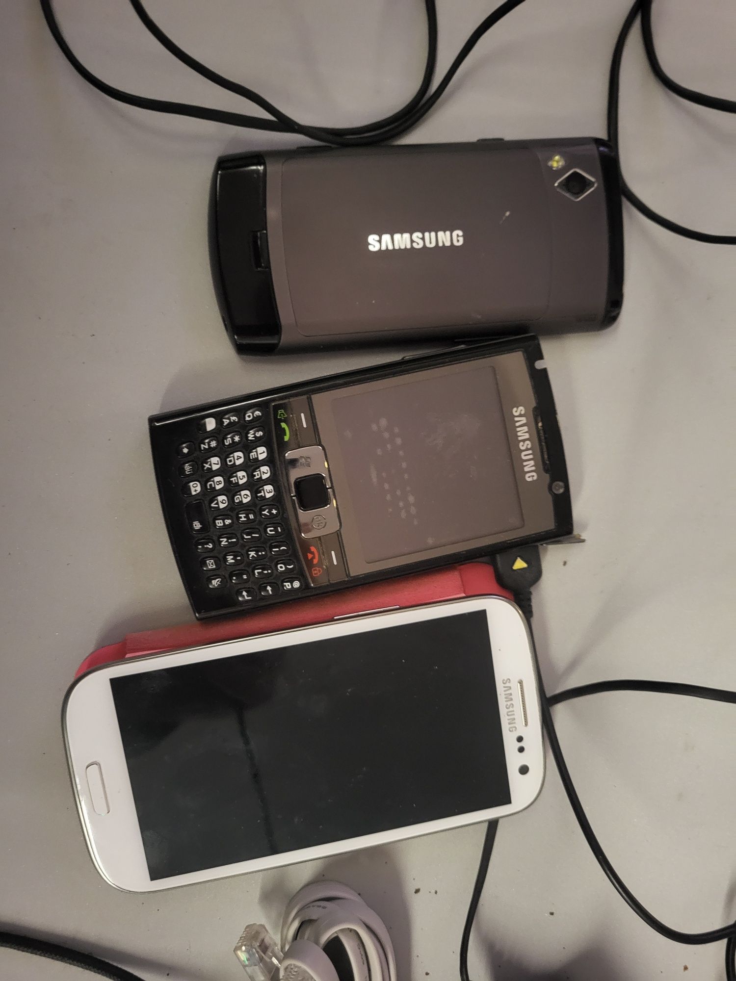 Sprzedam 3 telefony
