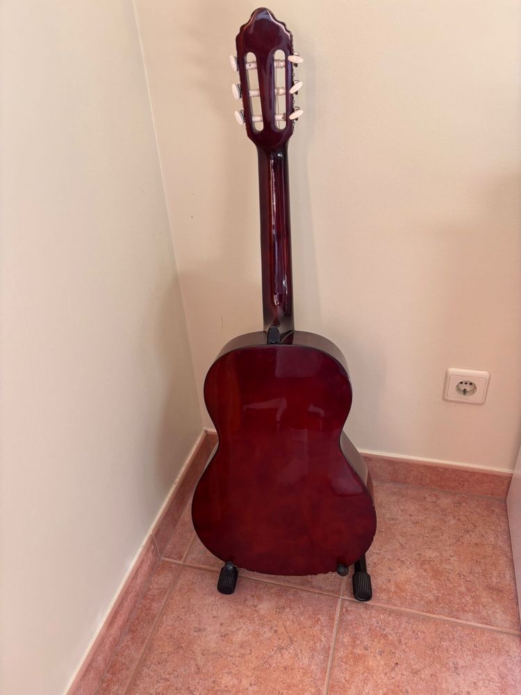 Guitarra clássica 3/4 em ótimo estado