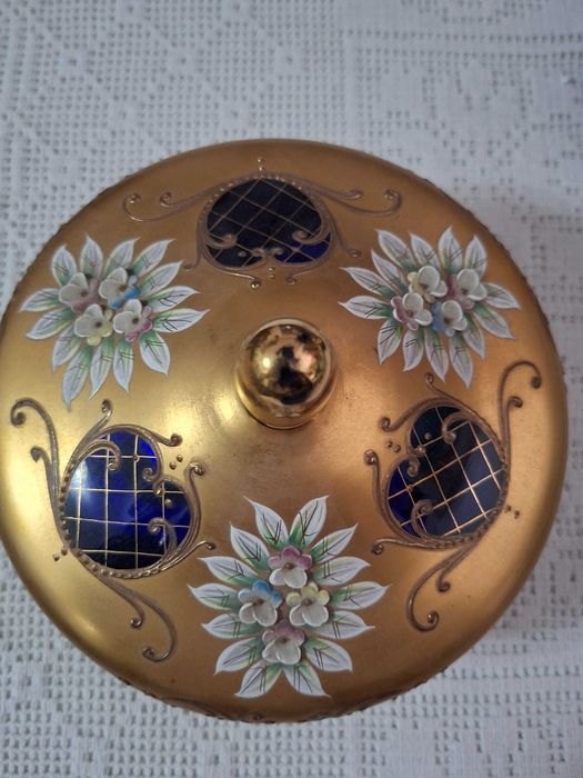 garrafa c,alices e bomboneira em vidro murano