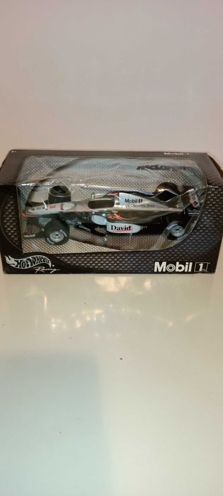 Wyścigówka, bolid McLaren Mercedes Mp4-16 F1 2001 HotWheels Model 1:24