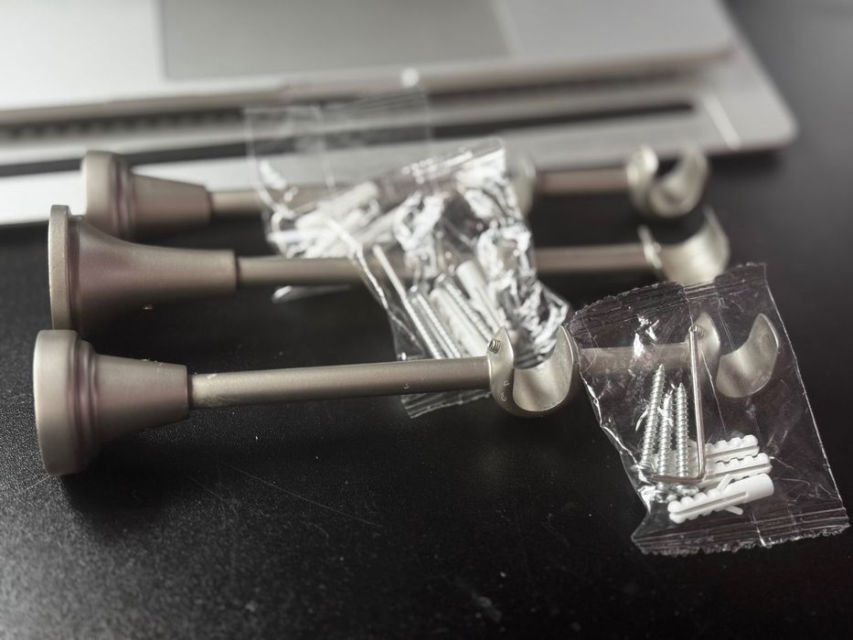 Тримач кронштей на карніз сатін 16