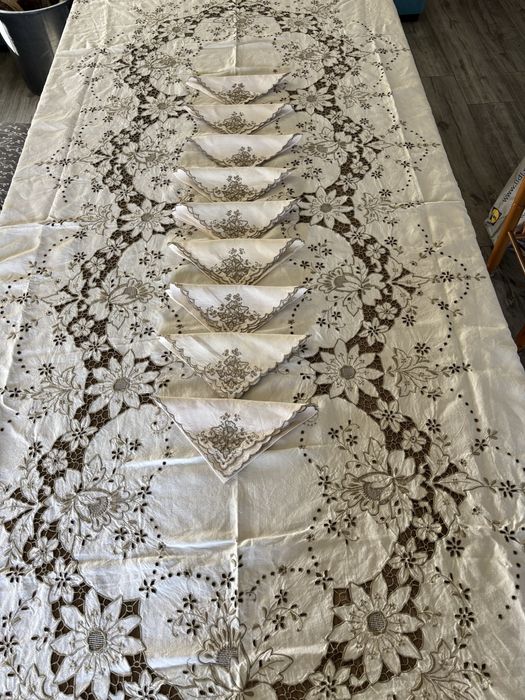 Toalha de mesa grande em linho com bordado feito a mão 298 × 169