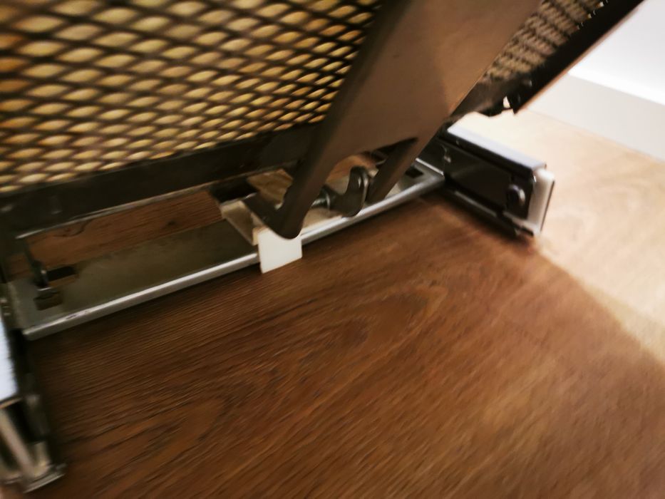 Tábua de passar a ferro embutida e extensível