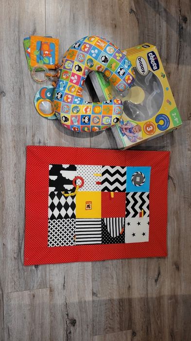 Подушка ігровий центр Chicco, та килимок тактильный для ігри та розв