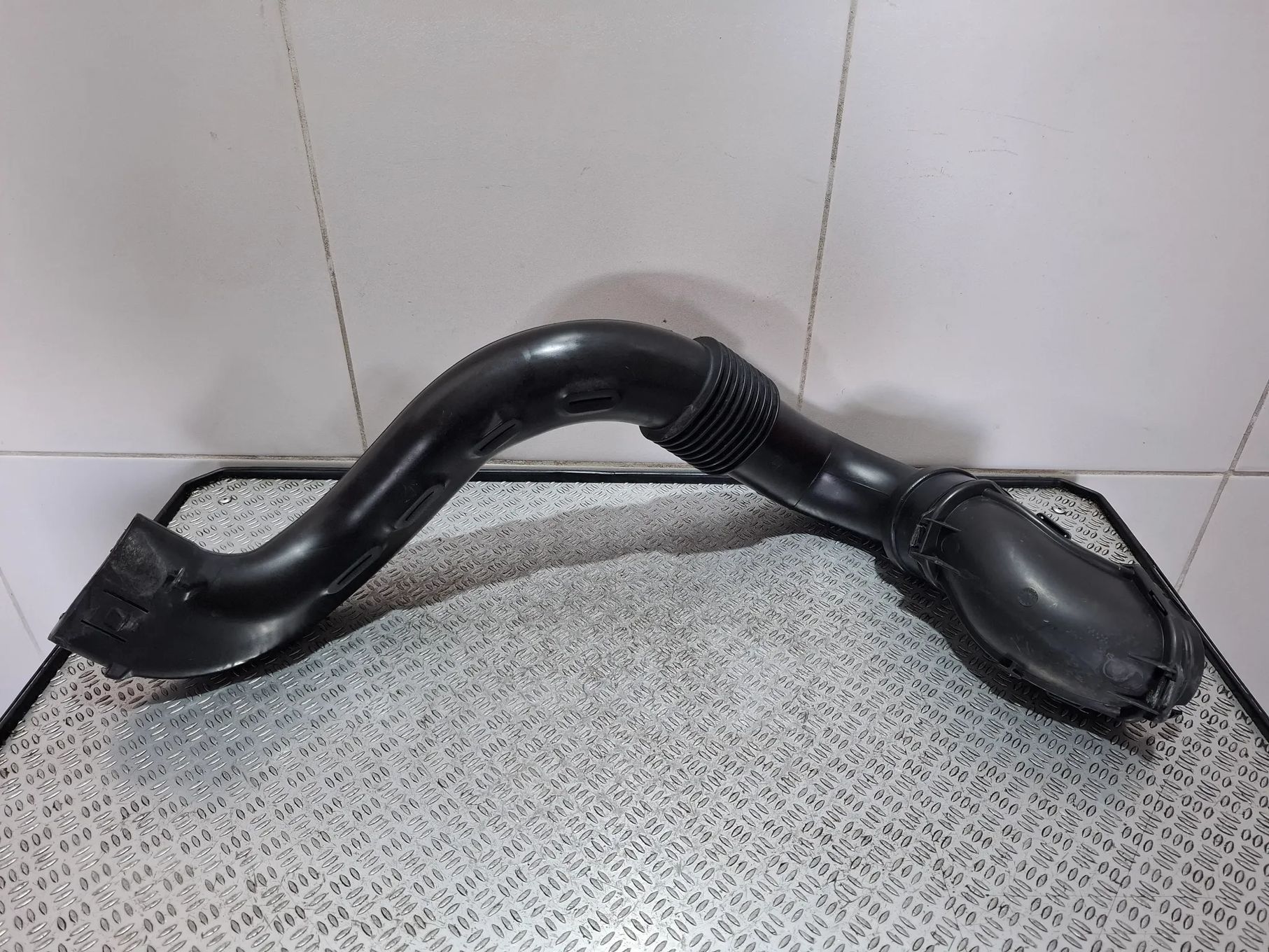 Rura dolotowa powietrza Renault Clio IV 0,9 T 2018 rok nr 165556691R
