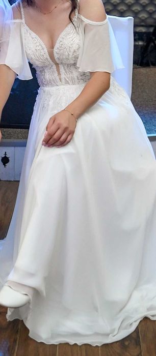 Suknia ślubna z wiązaniem