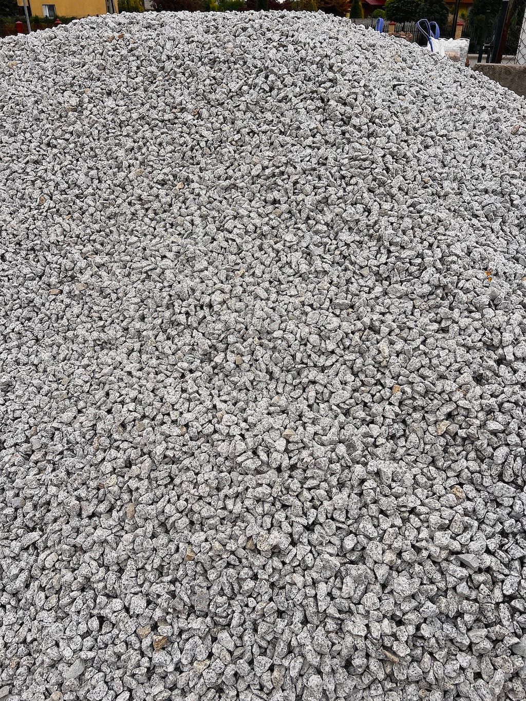 Kamień ozdobny granit kamyk granitowy dalmatyńczyk 1-gat.  16-22 mm