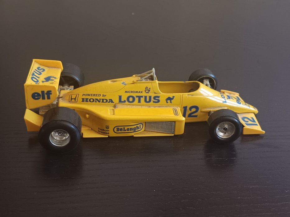 Carro fórmula 1 Burago 1/24