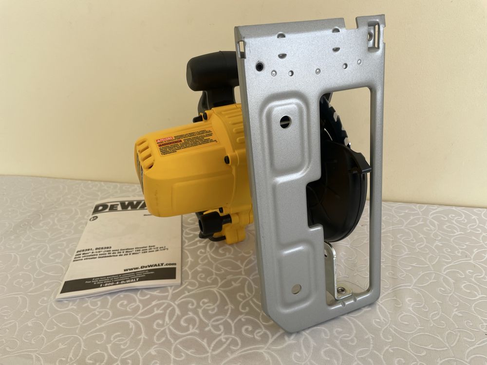 Dewalt DCS393/акумуляторна дискова пила по дереву деволт