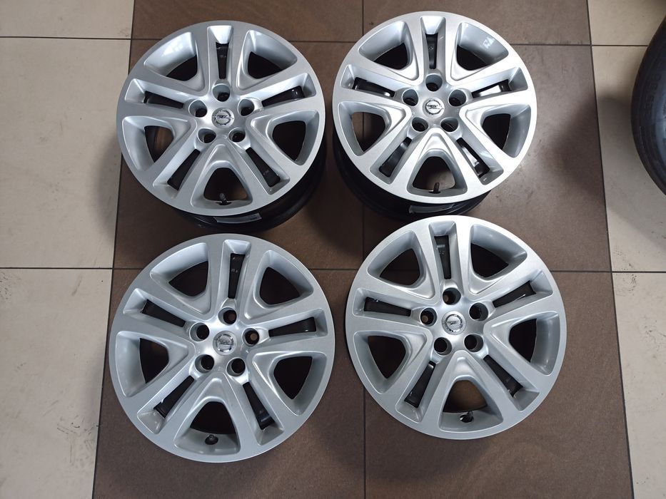 Struktura 16" Opel Astra K J 5*105 Felgi + Kołpaki+ TPSM DEMO jak NOWE