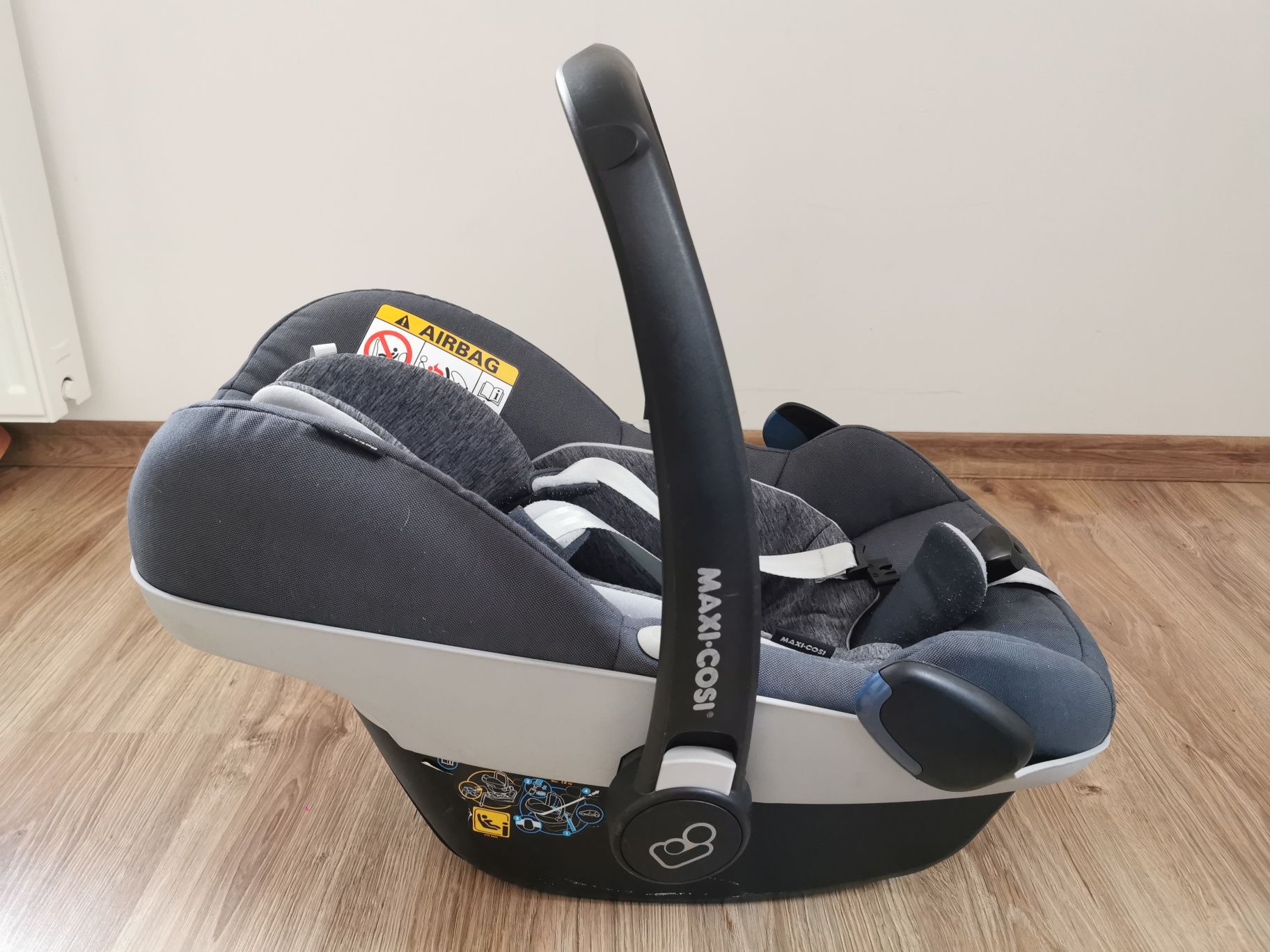 Nosidełko Maxi Cosi Pebble Pro 0-13 kg + śpiworek