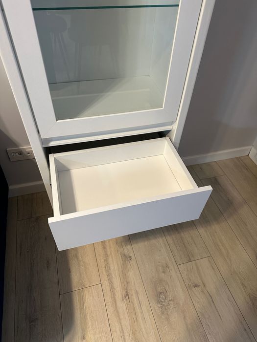 szafka z witryną - stan bardzo dobry