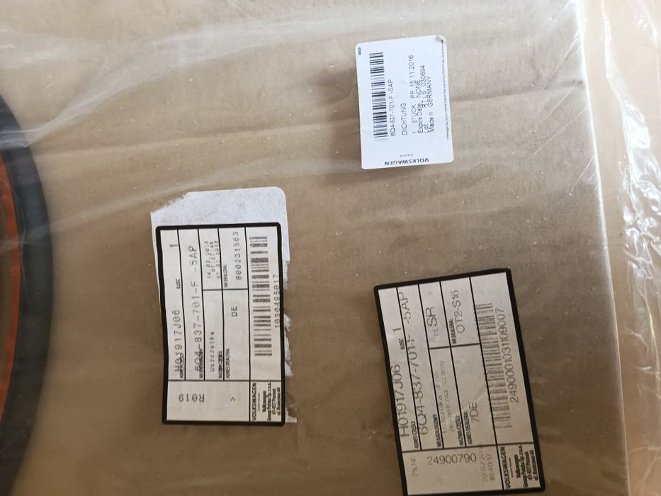 Uszczelka drzwi VW polo N9 okularnik