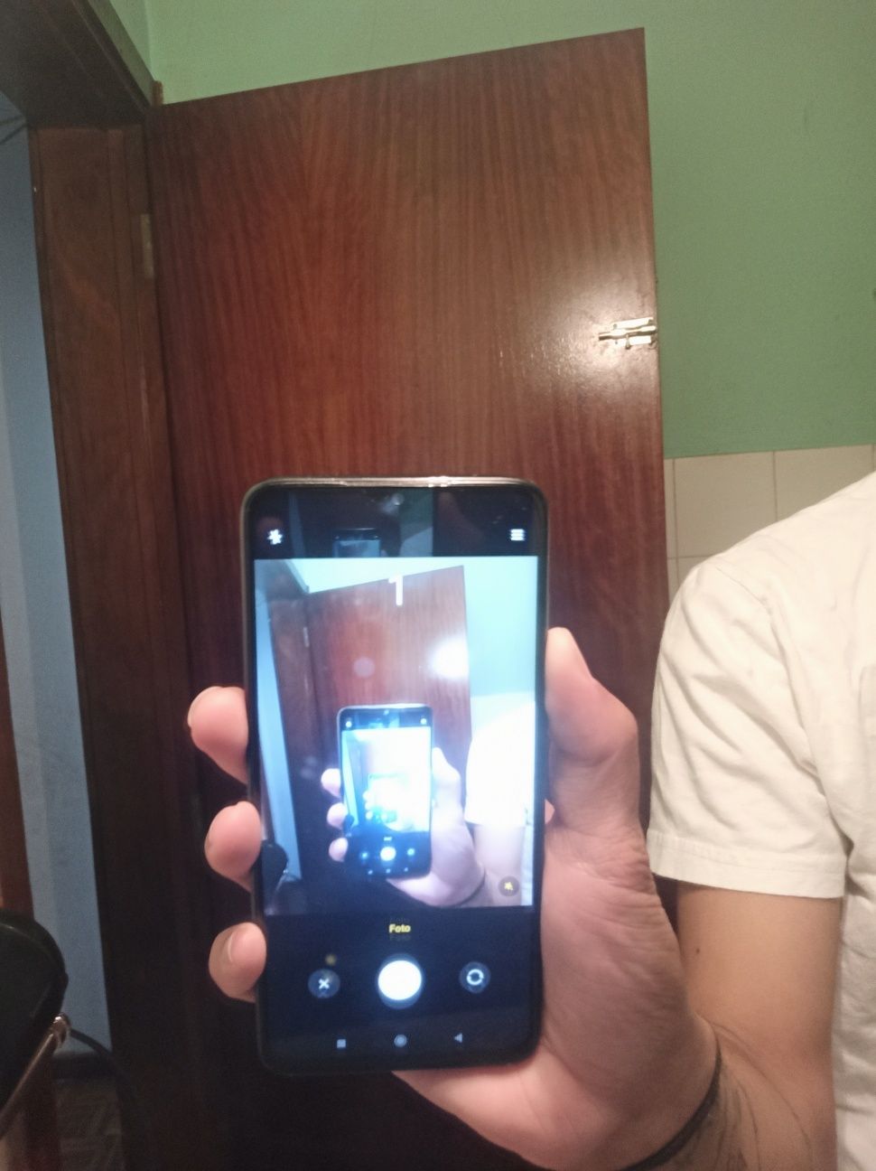 Troco telemóvel por aquário