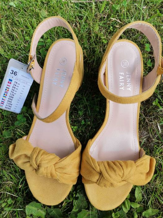 Żółte buty Jenny Fairy 36 sandałki CCC na słupku sandały na obcasie