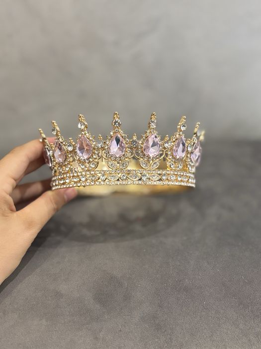 Корона на торт оренда