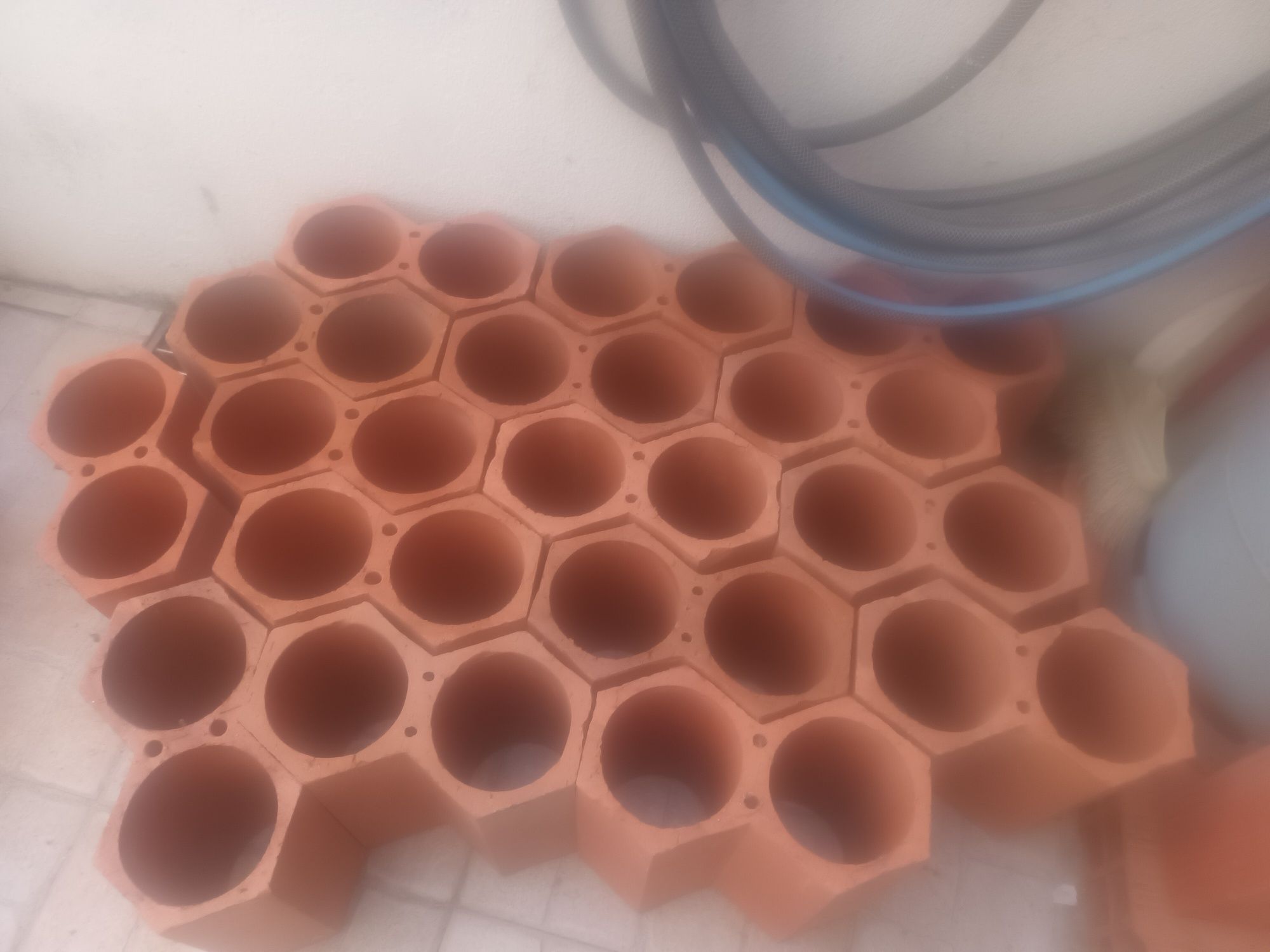 Garrafeira em tijolo duplo novo