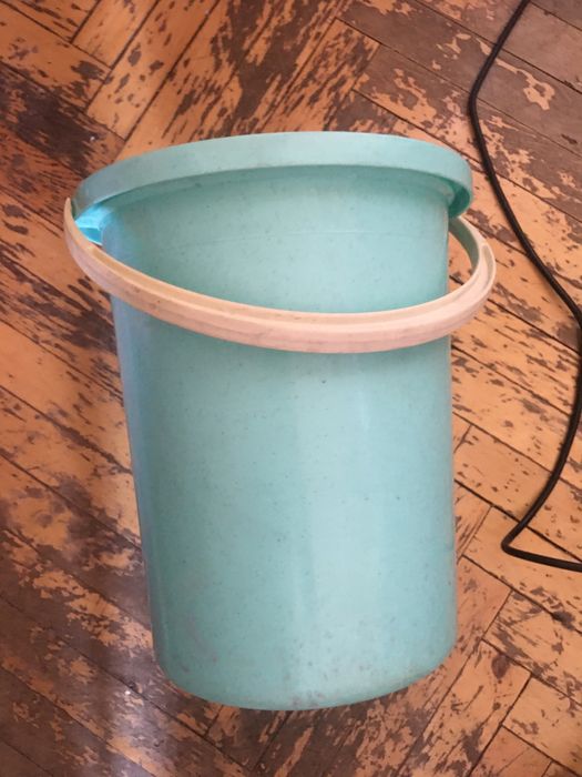 Пластиковое ведро