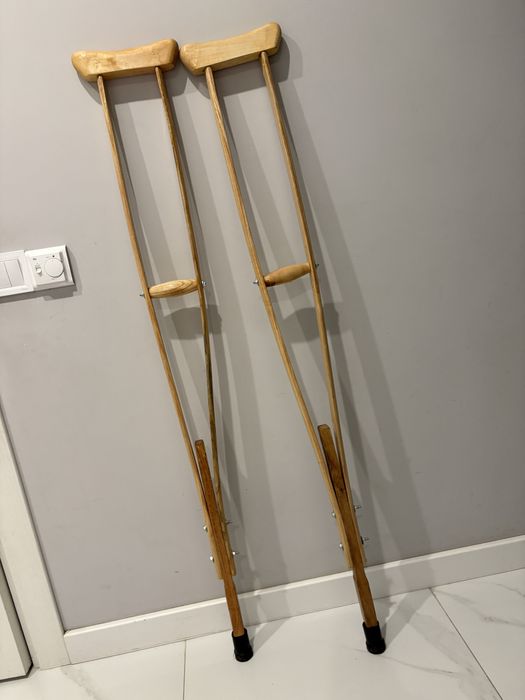 Милиці деревʼяні , майже нові