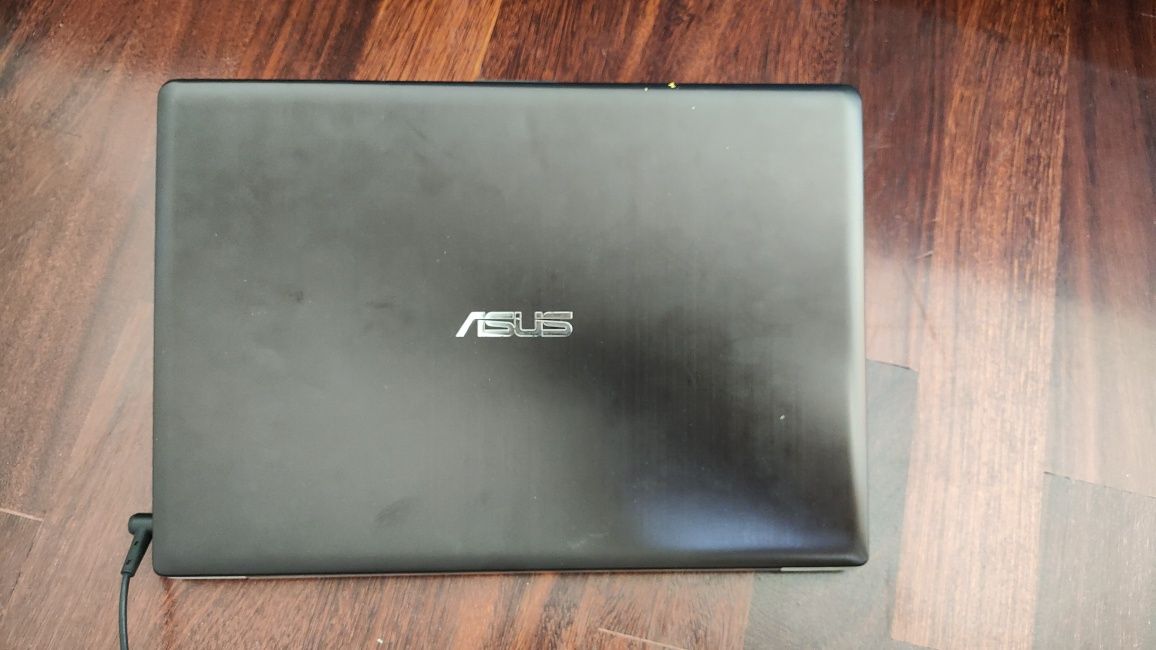 Portátil Asus 14" touchscreen, Intel i3, ram 6gb, disco 128 ssd