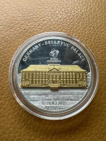 Moeda 1 Oz (0,999) de 10$ com inserção banhada a ouro de 24 K