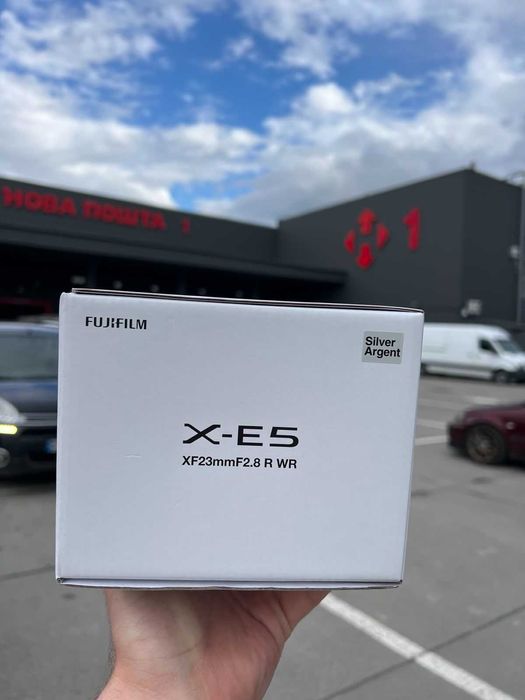 FUJIFILM X-E5 Silver + об'єктив XF 23 мм/2.8 R WR Kit