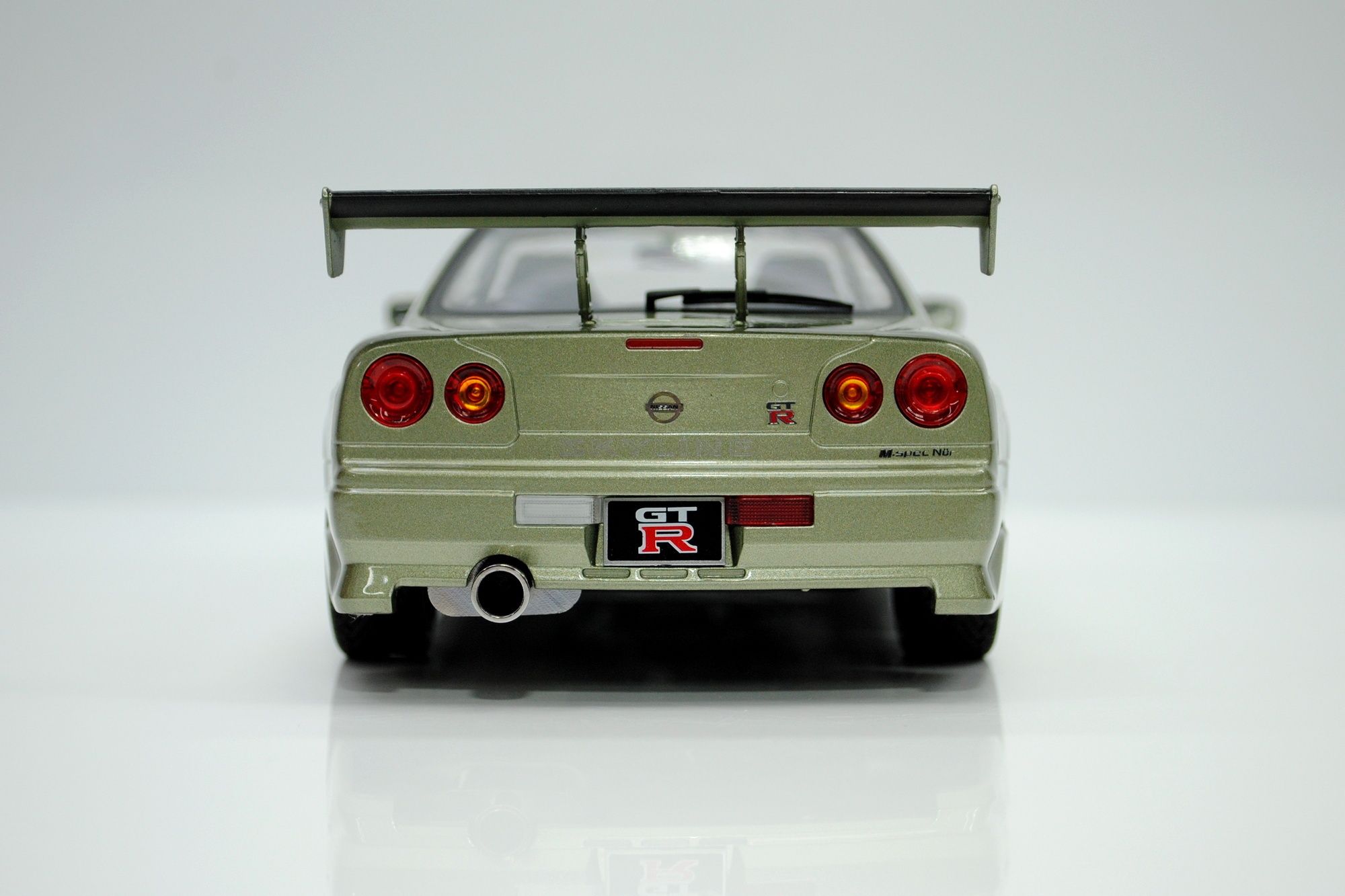 1/18 модель Nissan Skyline GT-R (R34) 1999 GREENLIGHT