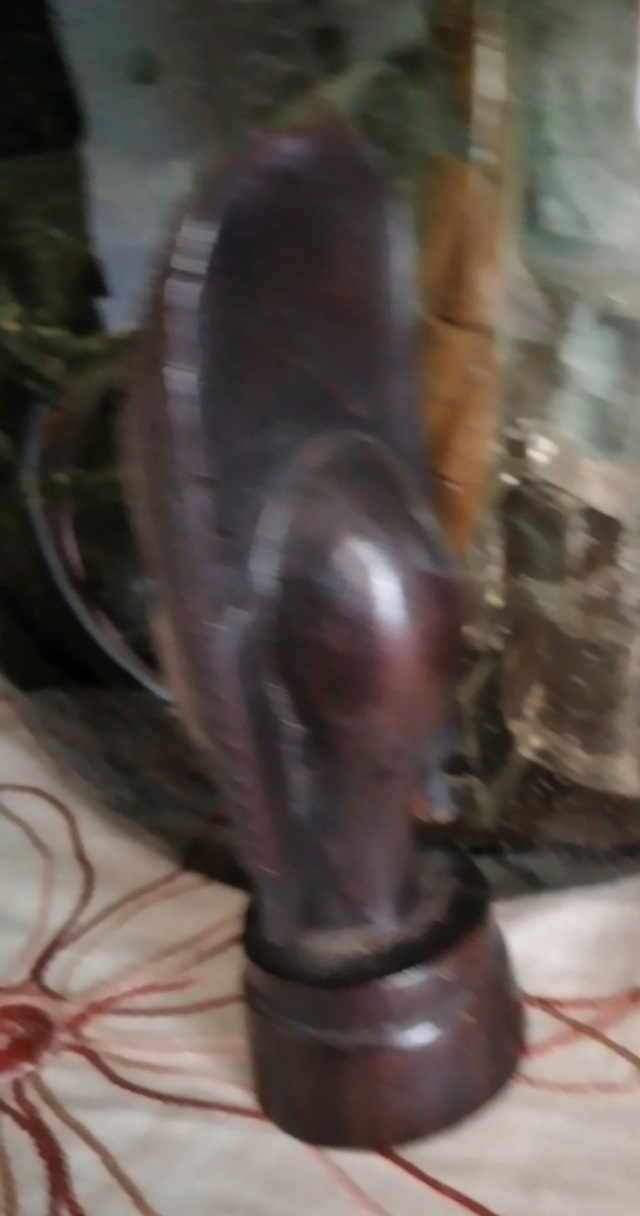 Busto de africano em madeira exótica