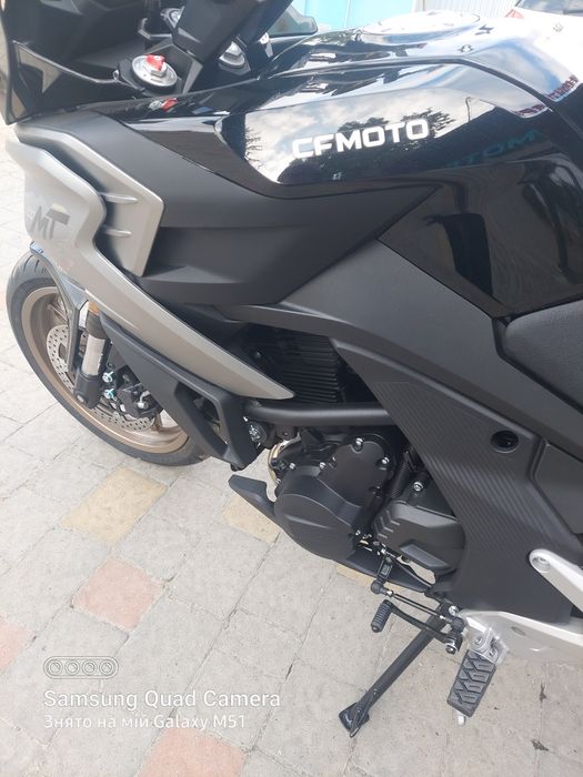 Мотоцикл Cfmoto 700MT.