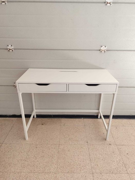 Secretária modelo Alex IKEA