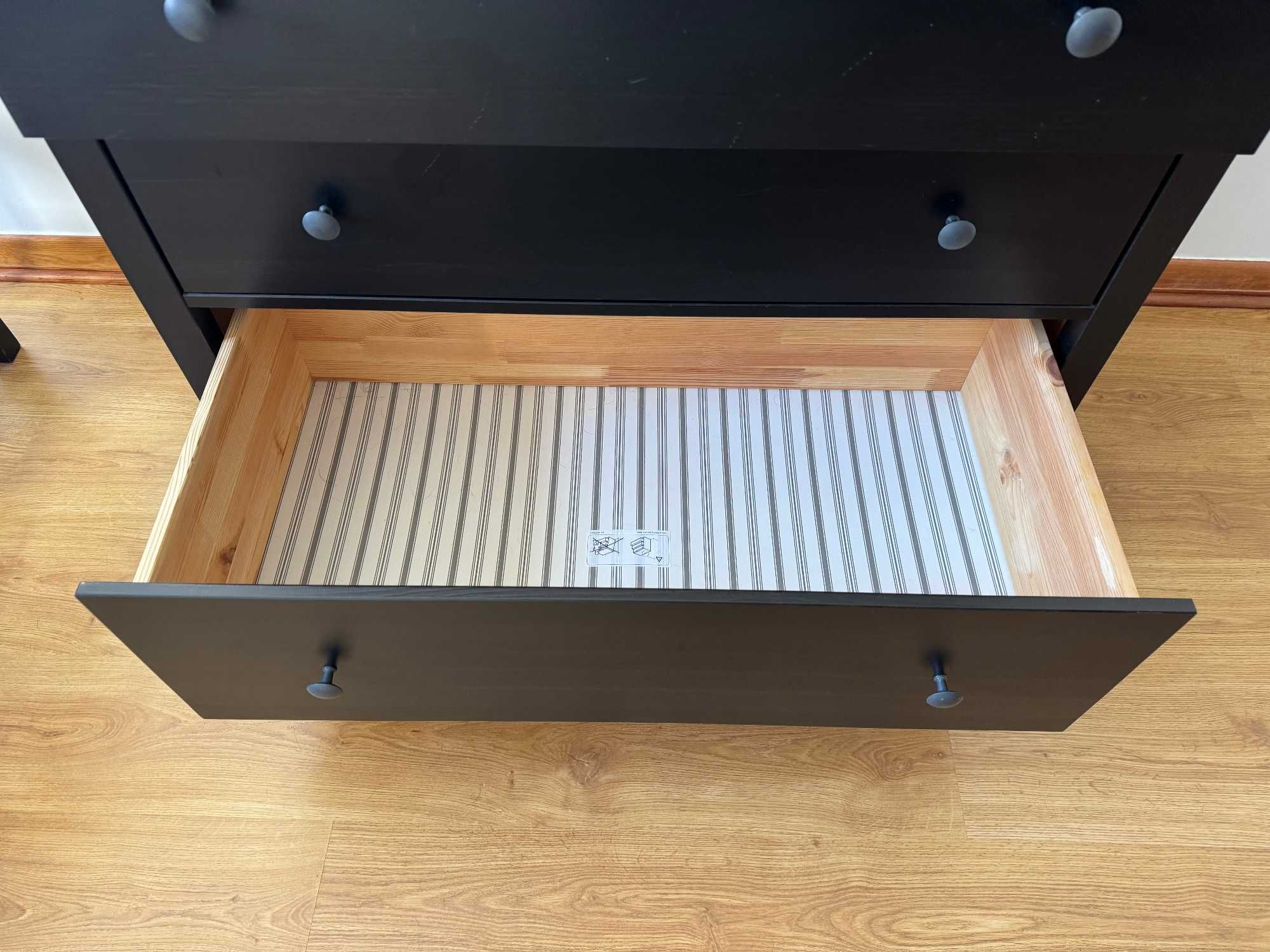 Cómoda IKEA Hemnes