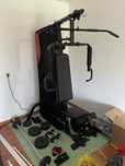 Maquina musculaçao + Barra e Kit de Alteres