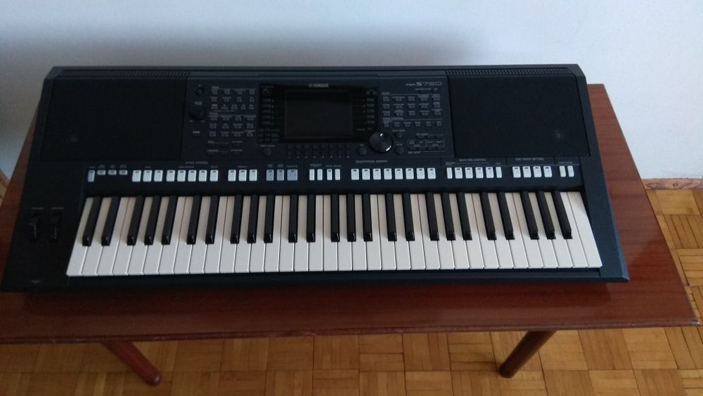 Yamaha PSR S750 keyboard+pokrowiec torba