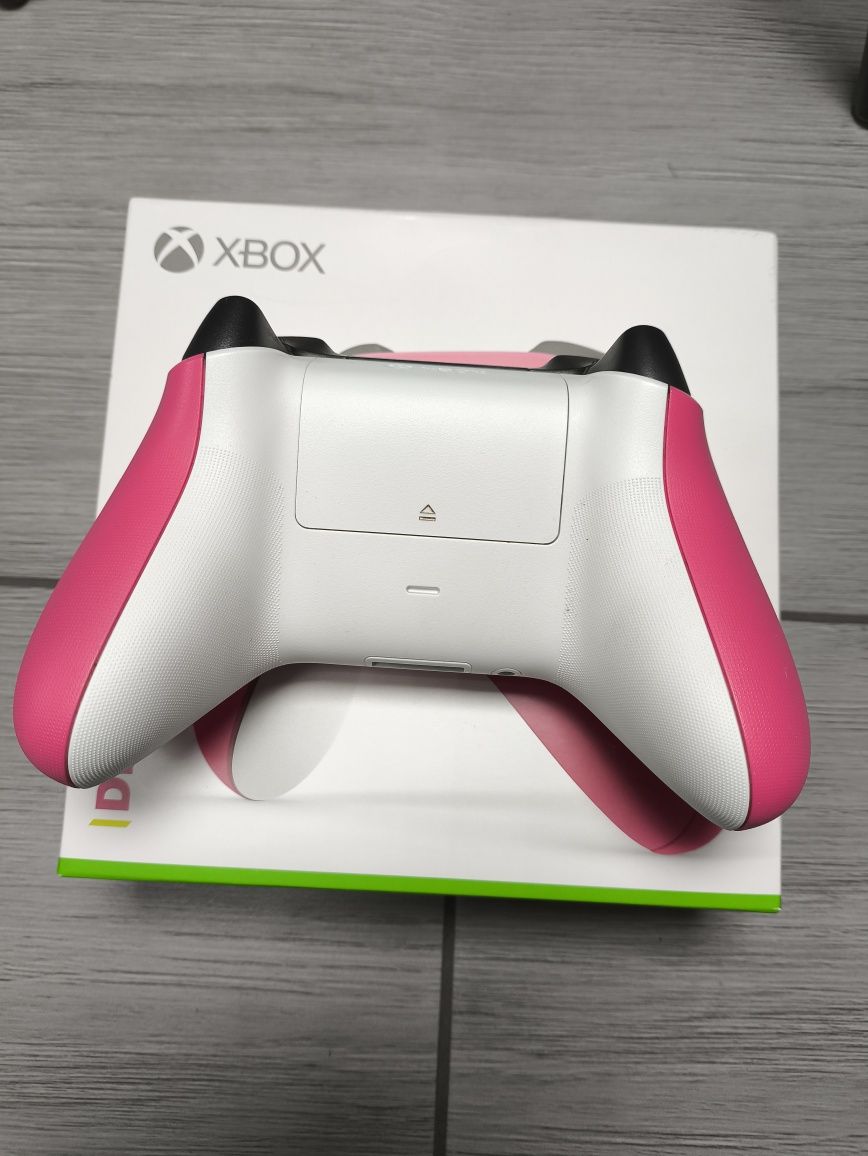 Pad Xbox Series X/S z pudelkiem