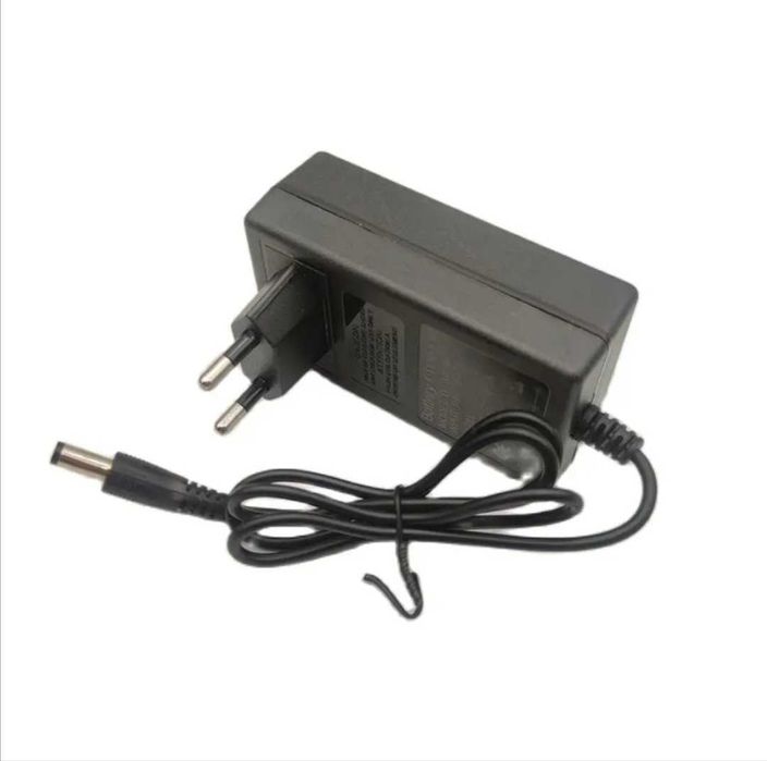 Зарядне 18-21в 2а Макіта