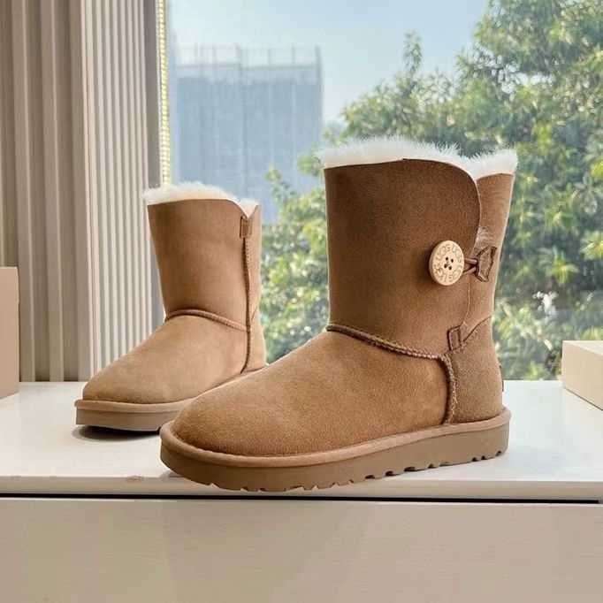 UGG Bailey Button II Chestnut R.40