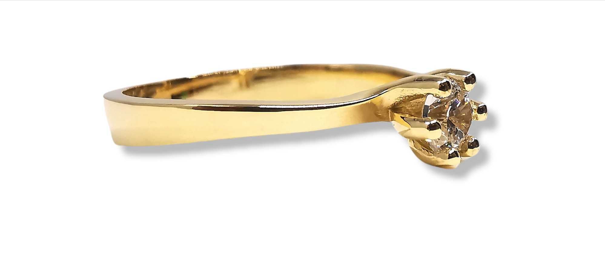 Nowy złoty pierścionek z cyrkonią 585 roz.12 (P193)