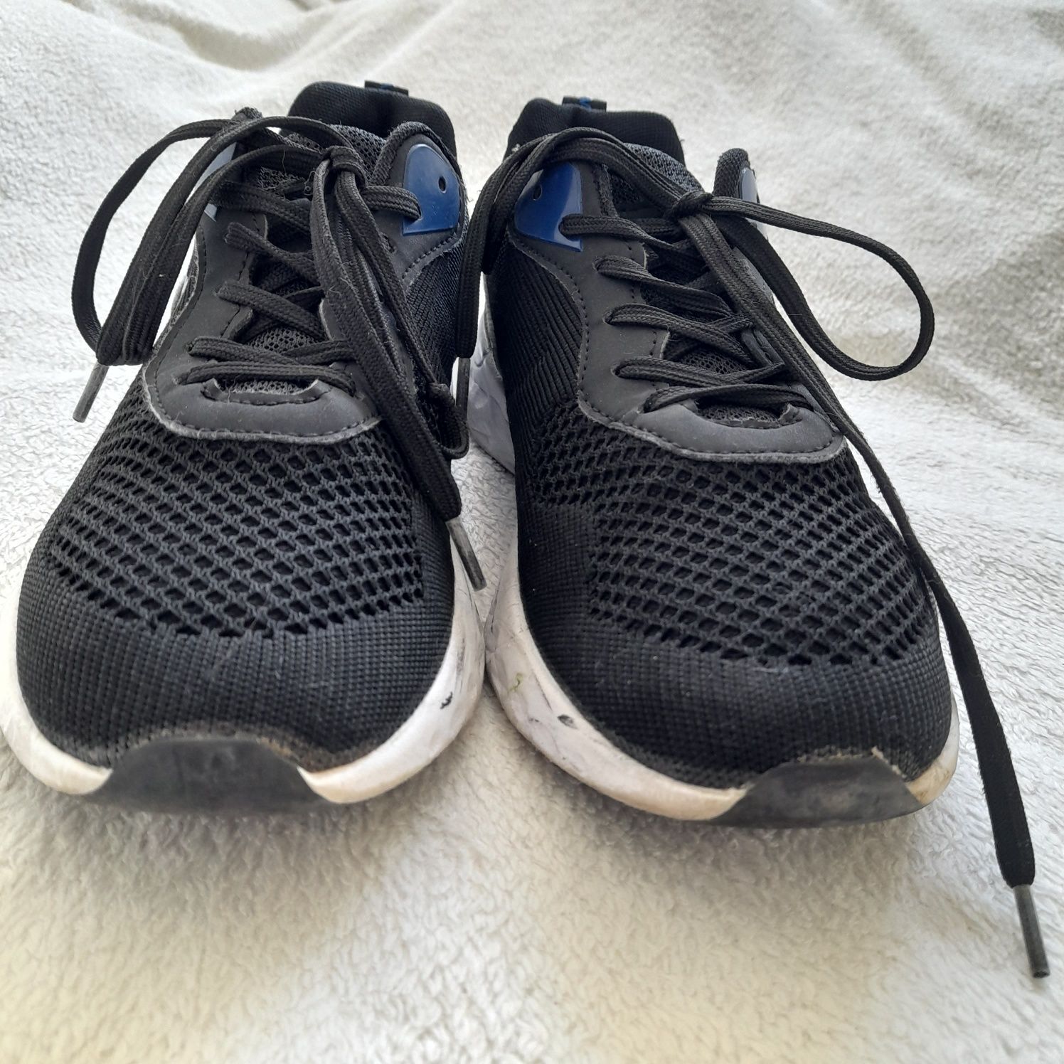 Buty FILA męskie czarne przewiewne r.40 dł.wkladki 25 cm RAZ założone