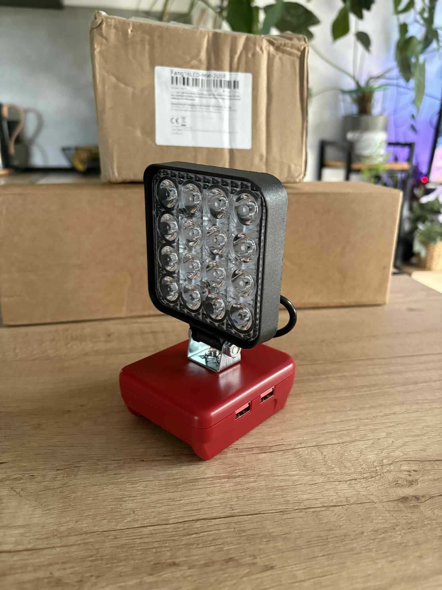 Adapter/Lampa robocza do Milwaukee 18v 8W z ładowarka ! !