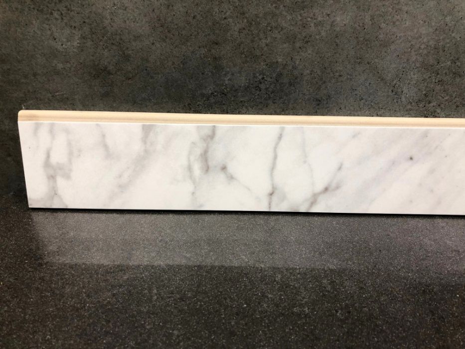 Cokół polerowany BIAŁY MARMUR Calacatta POŁYSK - gres Frost White