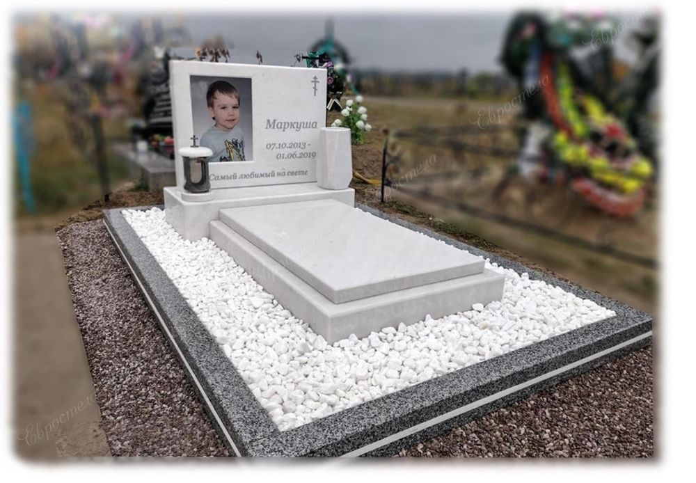 Очистка,косіння біля могил,оформлення могил декоративним каменем(гальк