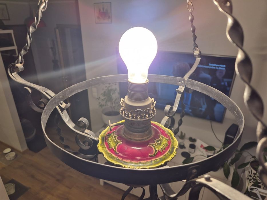Lampa wisząca (stara lampa naftowa) z abażurem