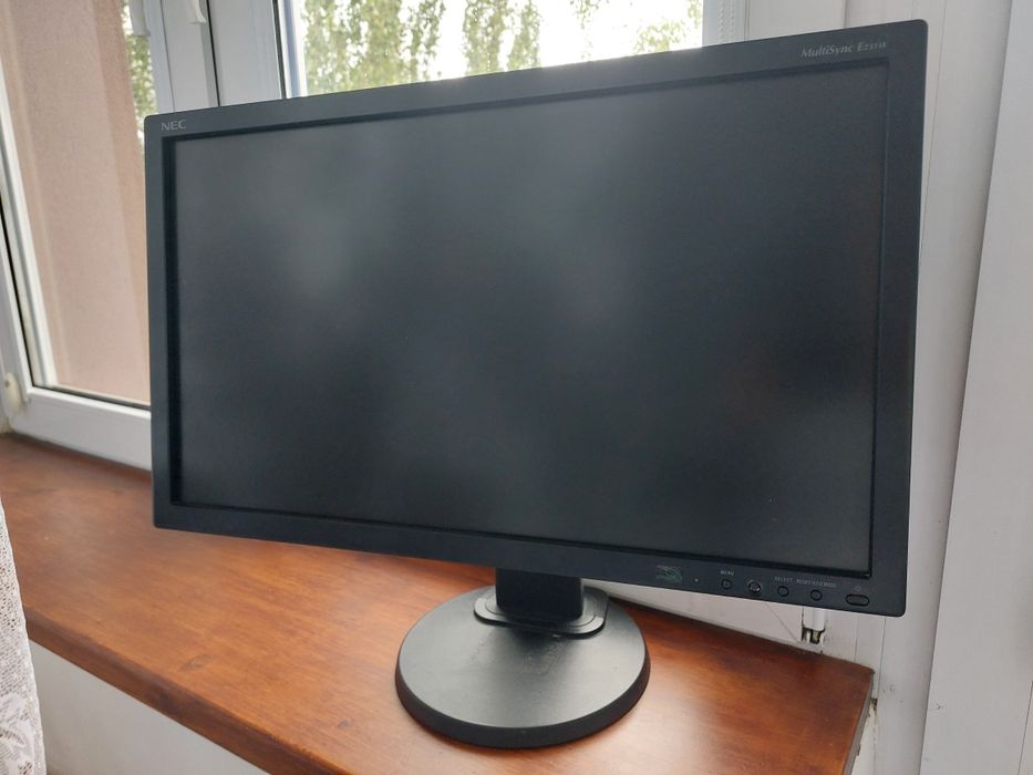 Monitor 24" w dobrym stanie