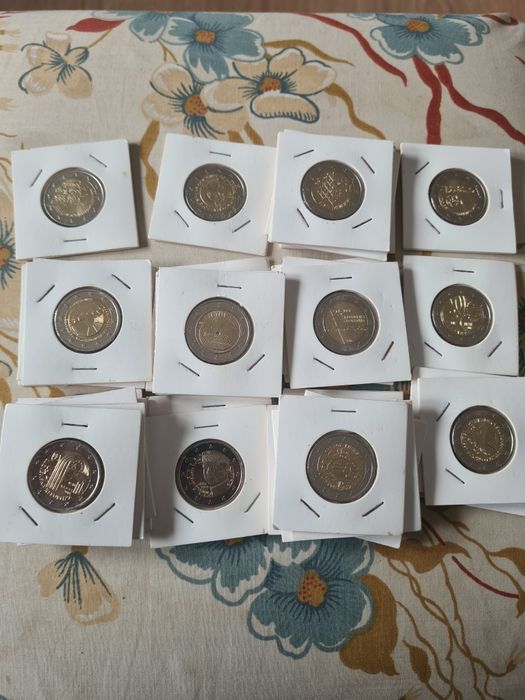 35 moedas UNC comemorativas 2 euros