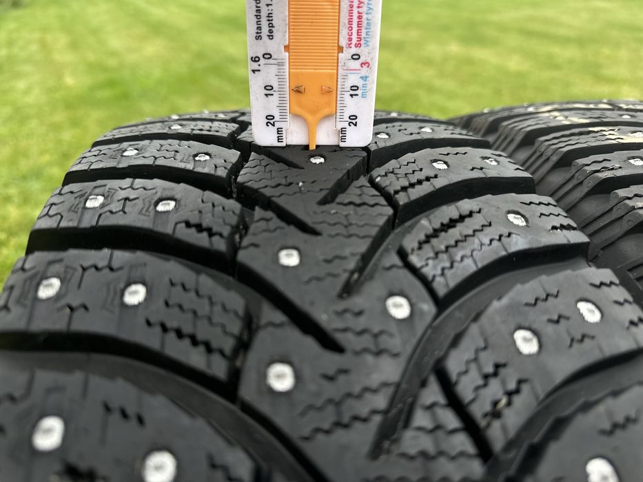 Зимова резина 195 65 R15 Bridgestone 23рік