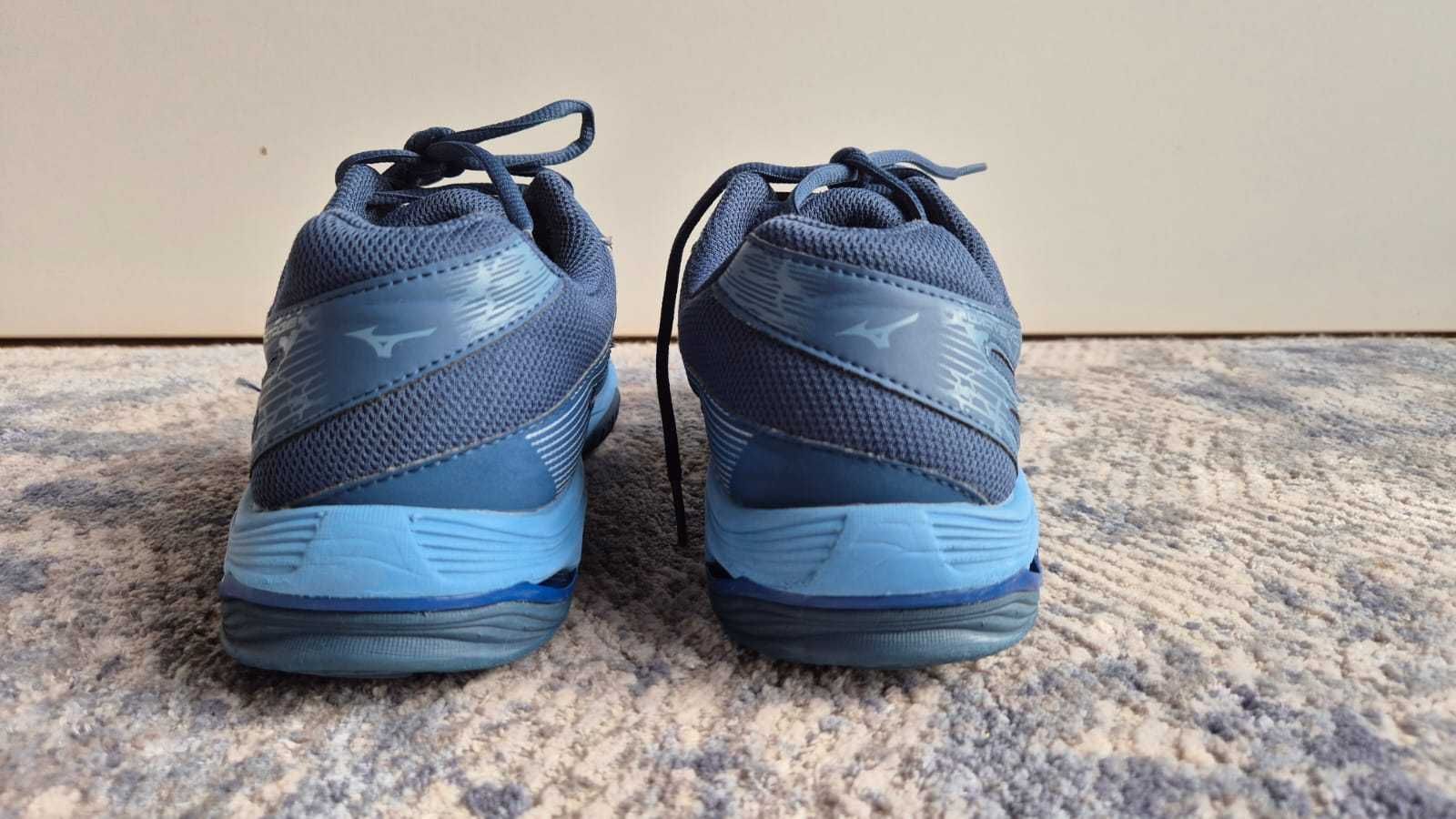 MIZUNO Wave Voltage buty do siatkówki rozmiar 40