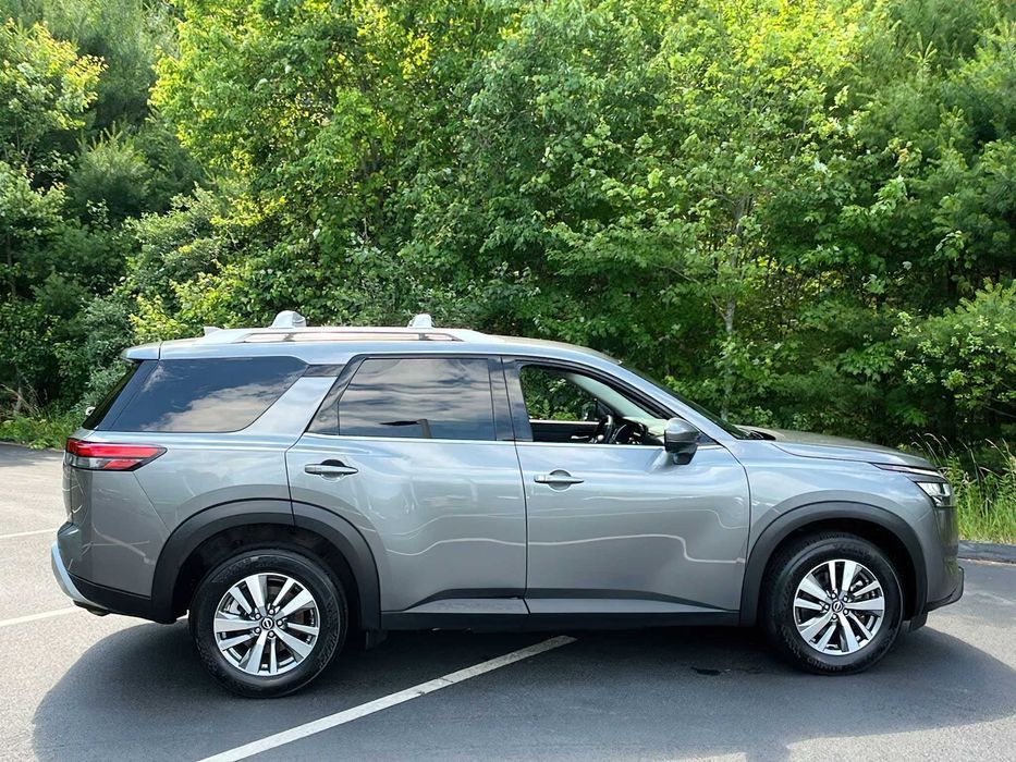 Nissan Pathfinder      2022