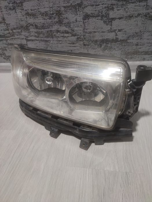 Фара передня права Subaru Forester SG 05-07 рестайлінг