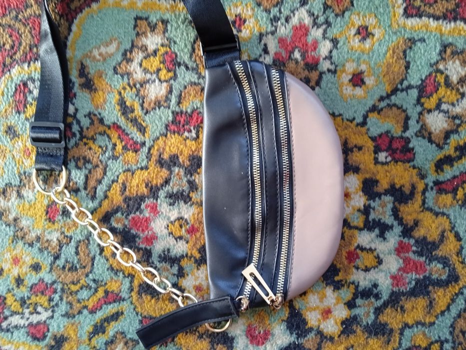 Шкіряна бананка..