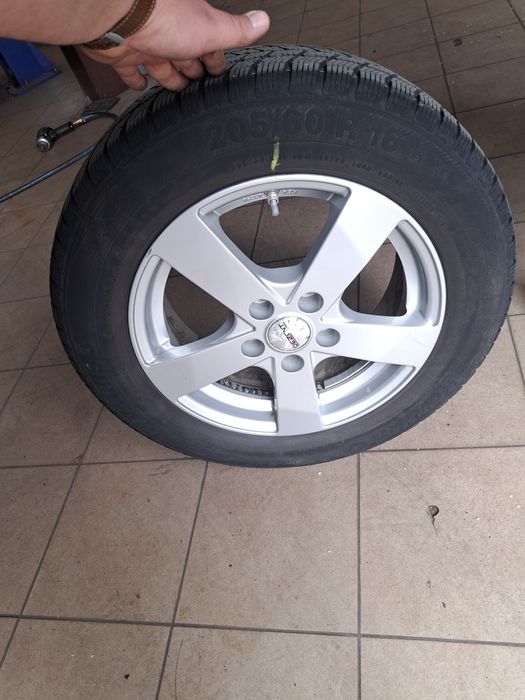 Alufelgi 16 6.5jx16h2 dezent ts8987 5x114.3 + opony